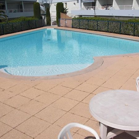 Agreable Appartement 4 Personnes A Villeneuve-Loubet Plage, Piscine, Mer, Commerces A Proximite Esterno foto
