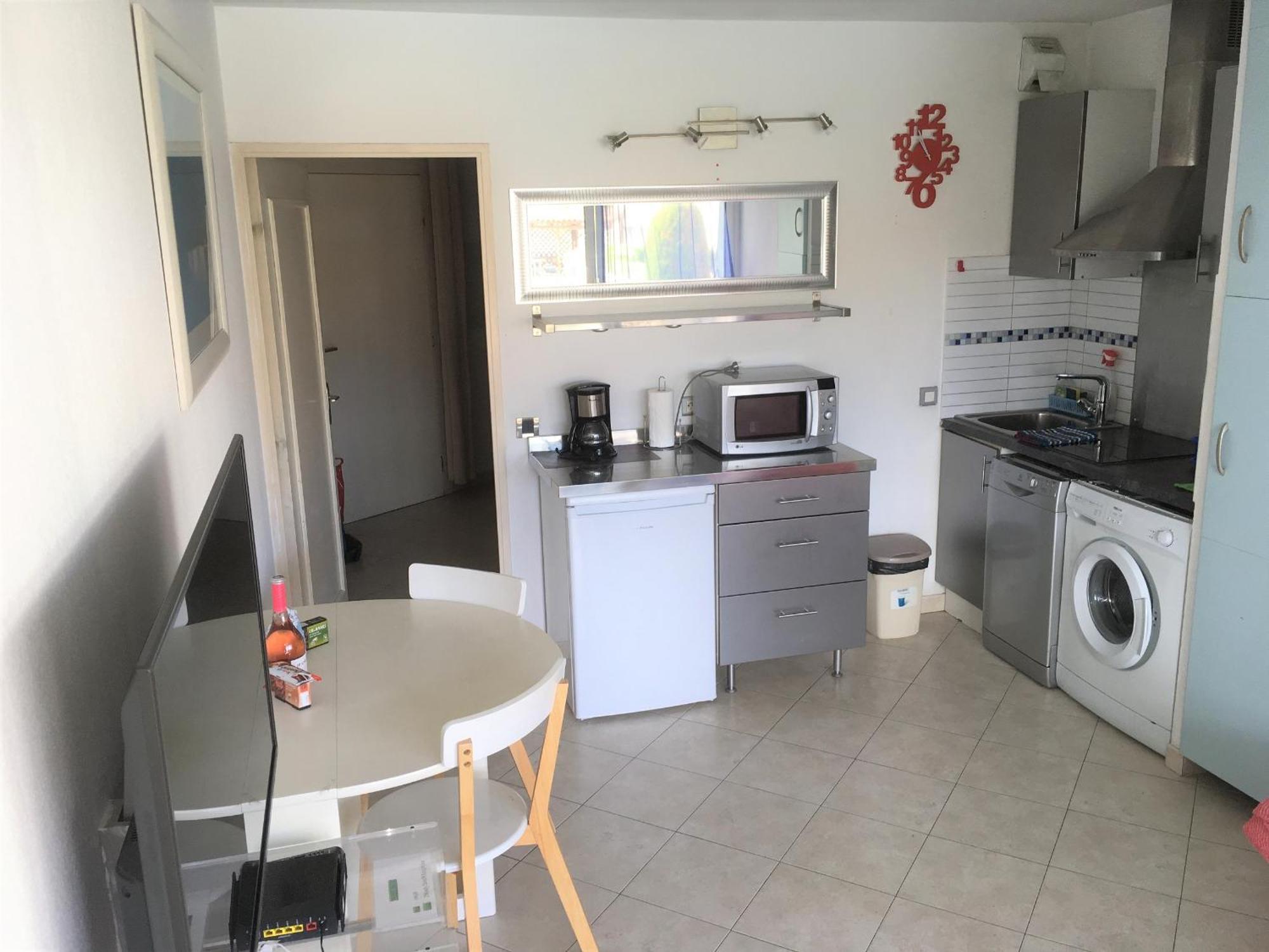 Agreable Appartement 4 Personnes A Villeneuve-Loubet Plage, Piscine, Mer, Commerces A Proximite Esterno foto